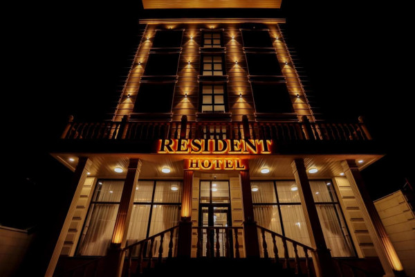 Hotel Resident